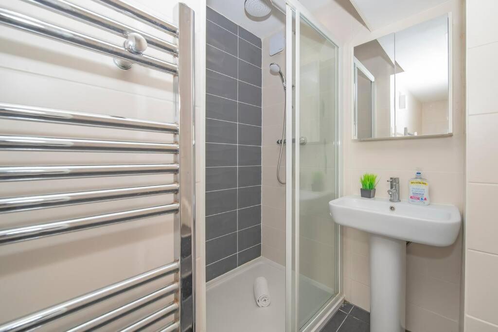 Flash Sales Offer - Any Week Day No Minimum Night Restrictions Central Hove 1 Bedroom Flat Bn38Bru02 Εξωτερικό φωτογραφία